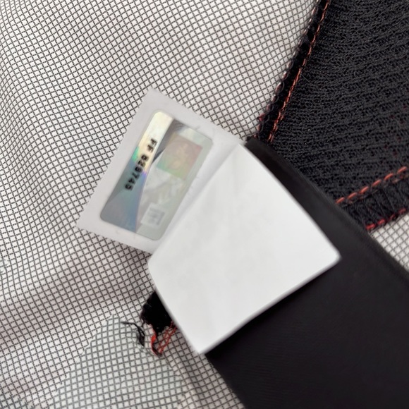 The north face windbreaker with stow pockets in excellent condition - Picture 15 of 16